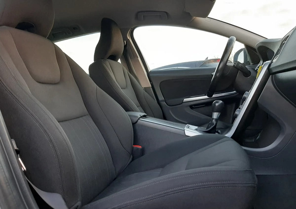 Volvo V60 cena 26900 przebieg: 217730, rok produkcji 2011 z Opatów małe 277